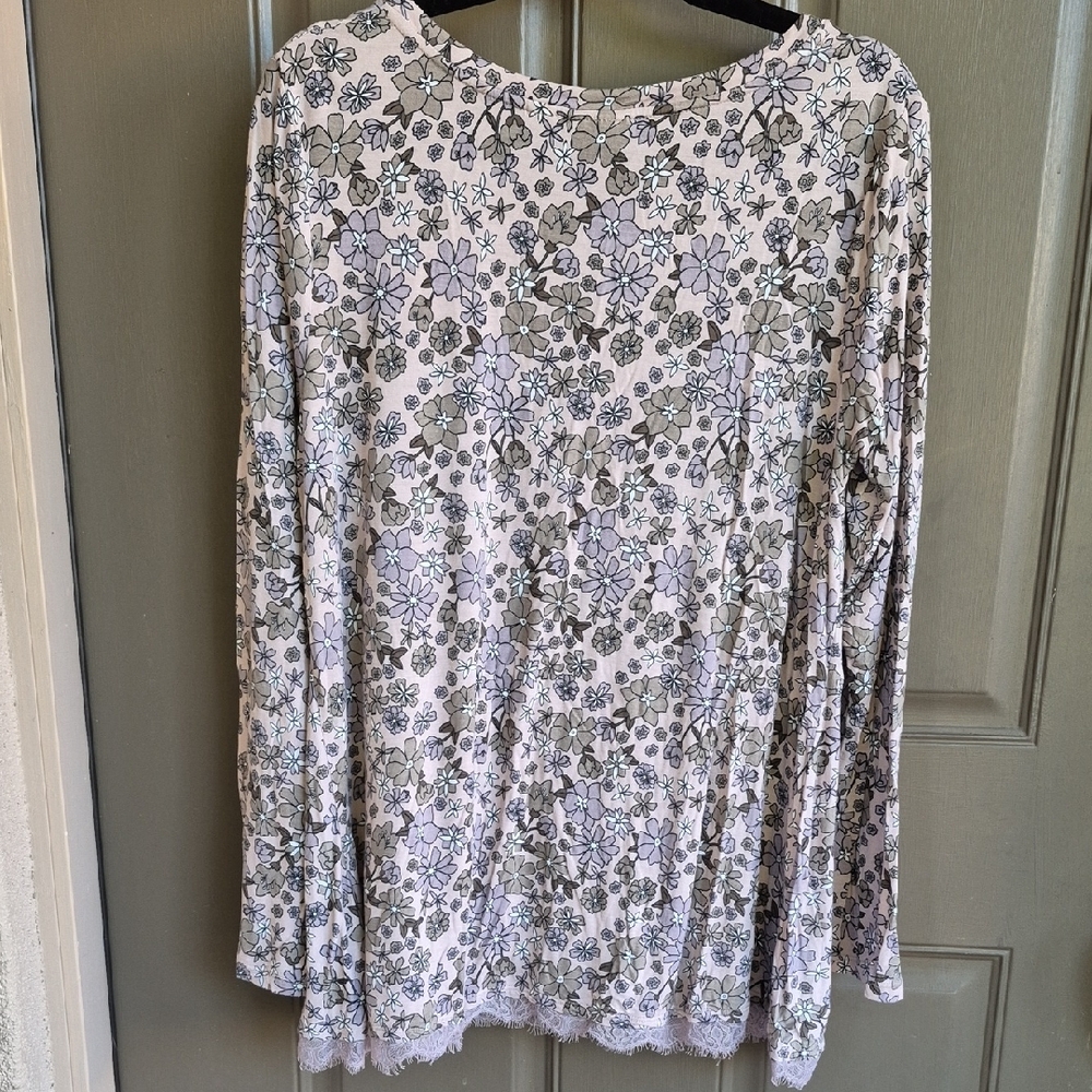 LOGO by Lori Goldstein Floral Lace Trim Blouse Pink and Gray - Picture 4 of 7